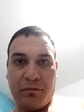 Snapshot of calfran chatting on 10-22-25, 02:22 calfran online show from 10-22-25, 02:22