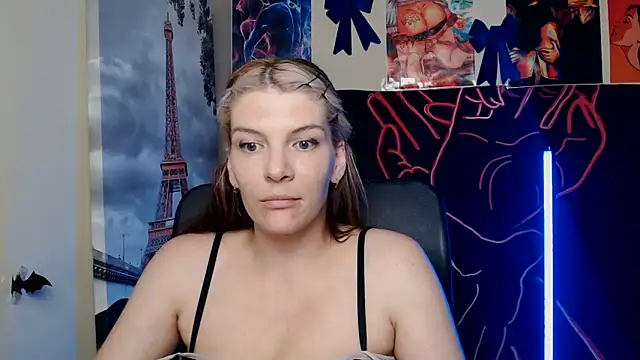 Snapshot of VanessaRey_ chatting on 06-01-26, 06:35 VanessaRey online show from 06-01-26, 06:35