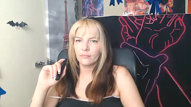 Snapshot of VanessaRey_ chatting on 06-21-26, 06:41 VanessaRey online show from 06-21-26, 06:41