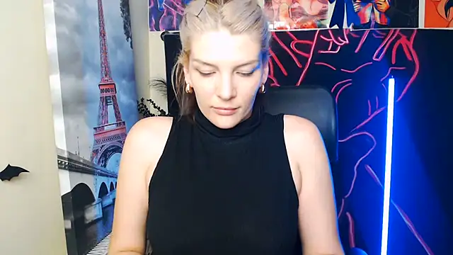 Snapshot of VanessaRey_ chatting on 05-27-26, 02:41 VanessaRey online show from 05-27-26, 02:41