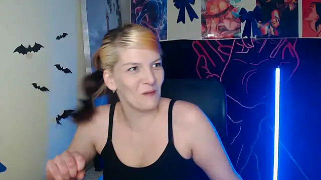 Snapshot of VanessaRey_ chatting on 04-21-26, 04:46 VanessaRey online show from 04-21-26, 04:46