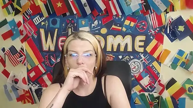 Snapshot of VanessaRey_ chatting on 05-07-26, 06:28 VanessaRey online show from 05-07-26, 06:28