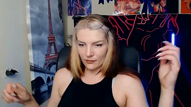 Snapshot of VanessaRey_ chatting on 05-25-26, 04:38 VanessaRey online show from 05-25-26, 04:38