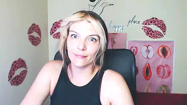 Snapshot of VanessaRey_ chatting on 06-26-26, 06:30 VanessaRey online show from 06-26-26, 06:30