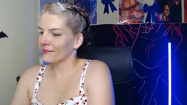 Snapshot of VanessaRey_ chatting on 05-22-26, 03:32 VanessaRey online show from 05-22-26, 03:32