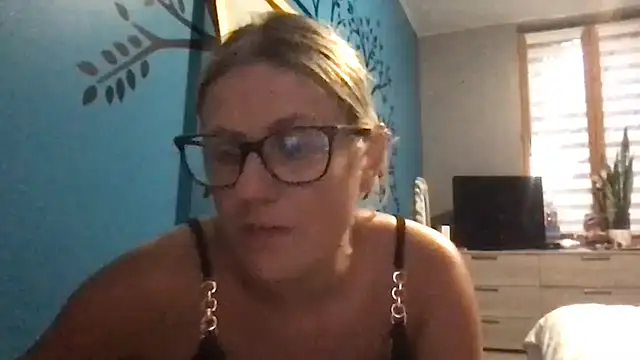 lady gloria69 online show from 06-30-26, 08:09