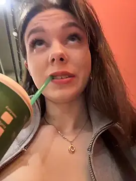 MilaBee online show from 02-21-26, 11:23