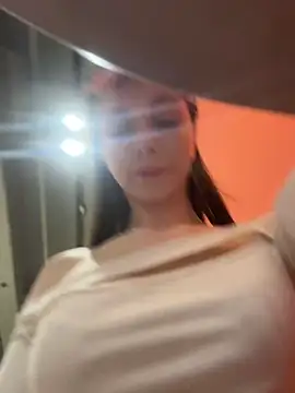 MilaBee online show from 03-19-26, 11:21