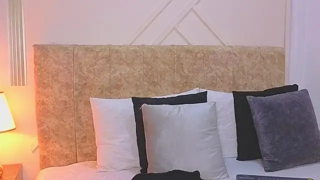 angelinarouse  online show from 02-10-26, 03:38