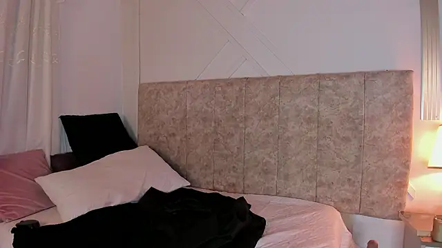 angelinarouse  online show from 01-11-26, 01:51