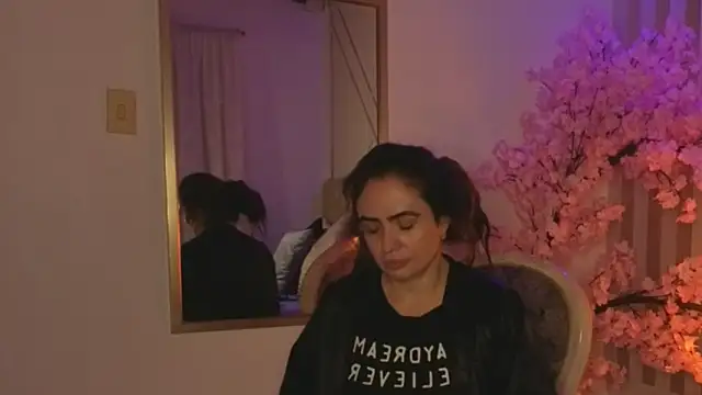 angelinarouse  online show from 03-08-26, 04:05