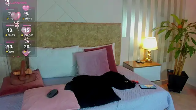 angelinarouse  online show from 09-19-25, 11:42