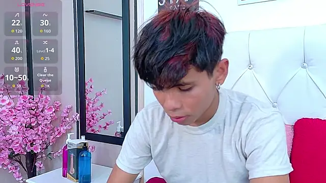 Ethan Westt online show from 11-22-25, 08:51