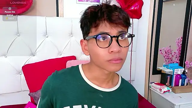 Ethan Westt online show from 03-09-26, 08:23