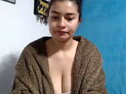 Snapshot of AlanaHotxx chatting on 09-20-25, 06:18 AlanaHotxx online show from 09-20-25, 06:18