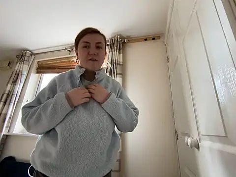 Snapshot of ShereeJenkins chatting on 03-20-25, 02:42 ShereeJenkins online show from 03-20-25, 02:42