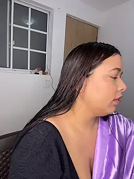 Deepika padukoneNisha online show from 10-21-25, 02:05