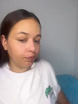 Deepika padukoneNisha online show from 10-26-25, 04:07