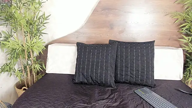 mia lacy  online show from 09-26-25, 07:54