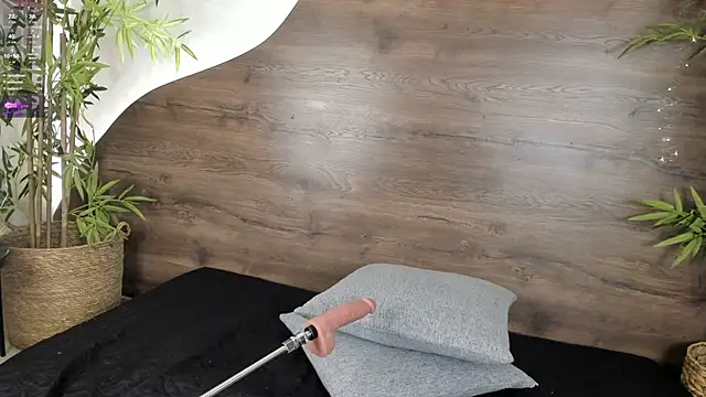 mia lacy  online show from 11-14-25, 07:39