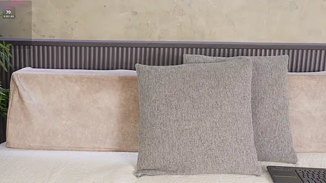 mia lacy  online show from 04-22-26, 04:19