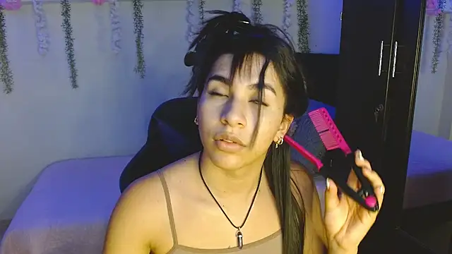 Lyaa Cute online show from 04-08-26, 02:46