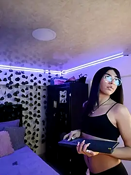 Snapshot of Lyaa_Cute chatting on 03-20-25, 05:02 Lyaa Cute online show from 03-20-25, 05:02