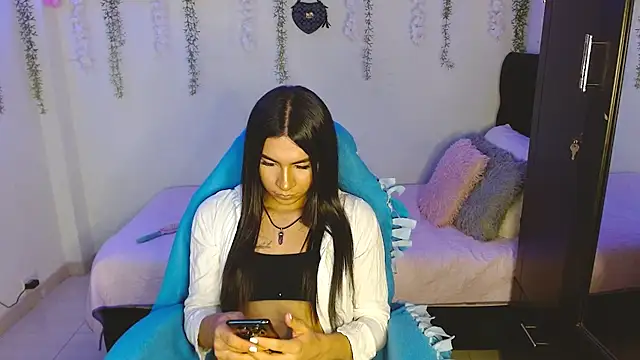 Lyaa Cute online show from 04-11-26, 03:58