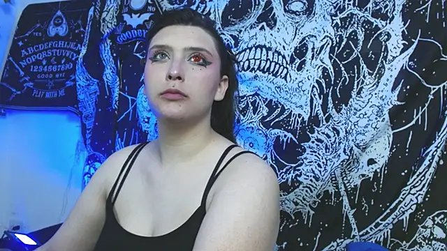 Snapshot of mikaskullcs chatting on 03-08-26, 02:04 mikaskullcs online show from 03-08-26, 02:04