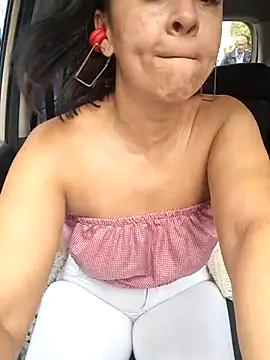 Snapshot of Amadamilf1980 chatting on 11-01-25, 04:01 Amadamilf1980 online show from 11-01-25, 04:01