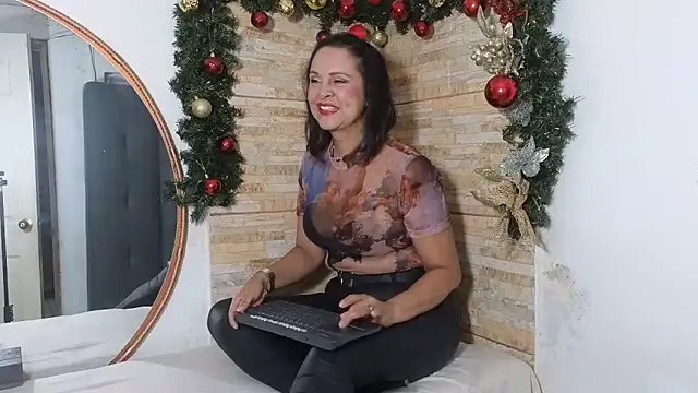 Snapshot of Amadamilf1980 chatting on 12-05-25, 08:50 Amadamilf1980 online show from 12-05-25, 08:50