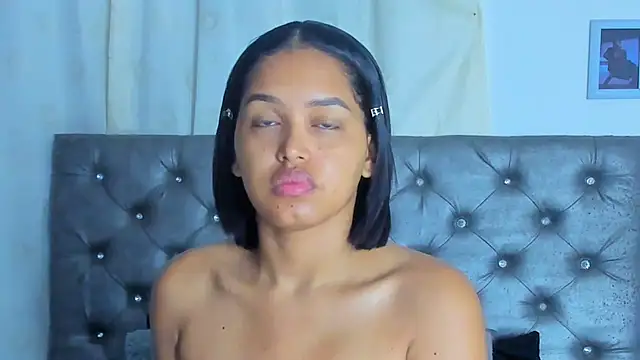 Snapshot of NikkiStarrr chatting on 10-11-25, 11:33 NikkiStarrr online show from 10-11-25, 11:33