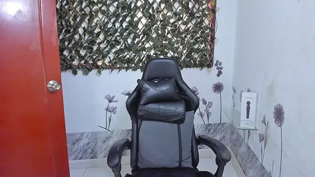 Sarahbrowm  online show from 09-23-25, 04:36