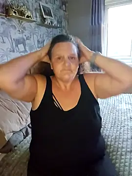 MissQueenBeex online show from 09-19-25, 05:28