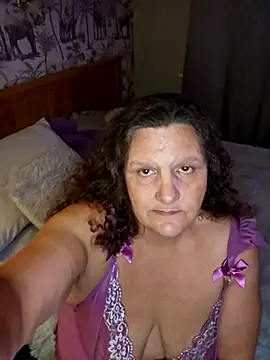 MissQueenBeex online show from 11-05-25, 07:28