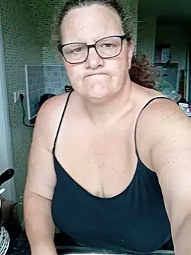 MissQueenBeex online show from 05-12-26, 02:34