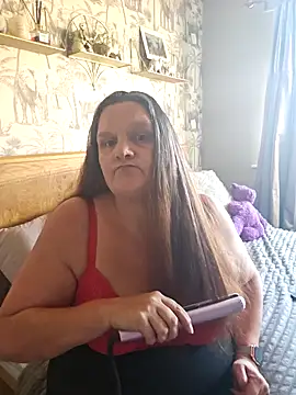 MissQueenBeex online show from 09-28-25, 03:41