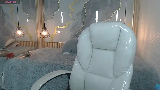 nei girl online show from 11-17-25, 11:47