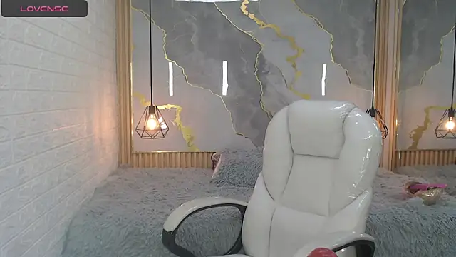 nei girl online show from 10-14-25, 01:01