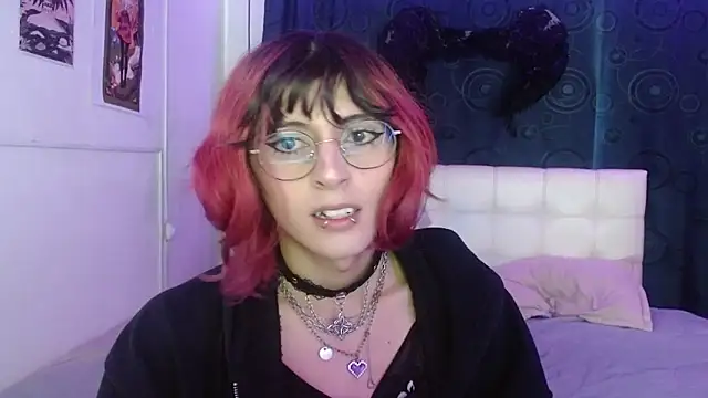 goth minerva online show from 10-24-25, 01:43