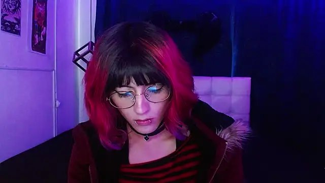 goth minerva online show from 10-16-25, 01:52