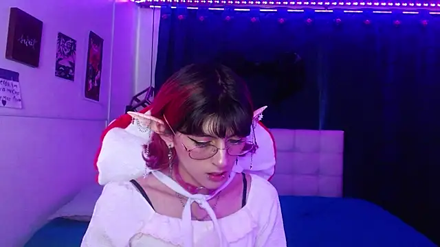 goth minerva online show from 10-28-25, 01:43