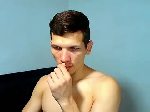 Snapshot of kevinkewman chatting on 04-19-26, 12:50 kevinkewman online show from 04-19-26, 12:50