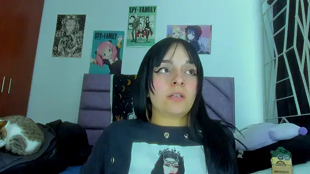 Snapshot of KARINNA__RAVEN chatting on 10-15-25, 01:37 KARINNA RAVEN online show from 10-15-25, 01:37