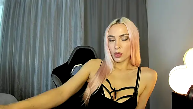  Miss Valentina  online show from 11-08-25, 09:13