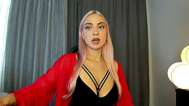 Snapshot of _Miss_Valentina_ chatting on 10-22-25, 08:58 Miss Valentina online show from 10-22-25, 08:58