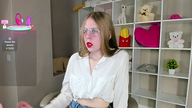 Joann Shermann online show from 10-07-25, 01:17