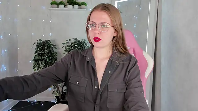 Joann Shermann online show from 11-25-25, 01:06