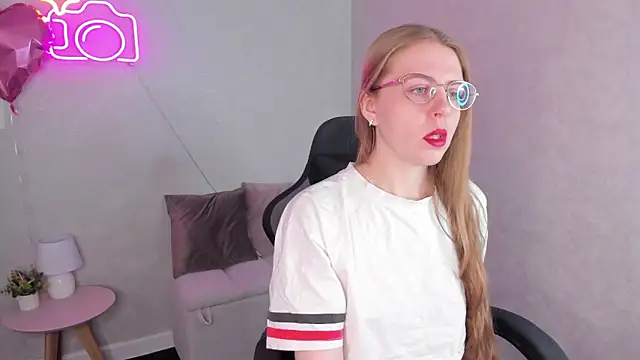 Joann Shermann online show from 02-25-26, 01:17