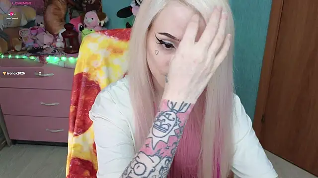 Manuela unicorn online show from 11-25-25, 04:13